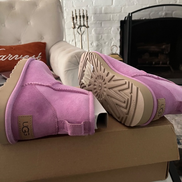 Pink UGG’s - Picture 5 of 5